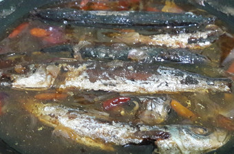 Bagaimana Menyiapkan Tongkol Asem Manis Pedas Anti Gagal