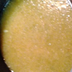 A picture of onion sauce.