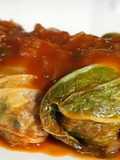 Charutos de Acelga com Molho de Tomate