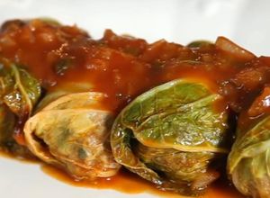 Foto de Charutos de Acelga com Molho de Tomate