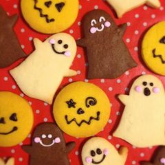 A picture of Halloween Icing Cookies.