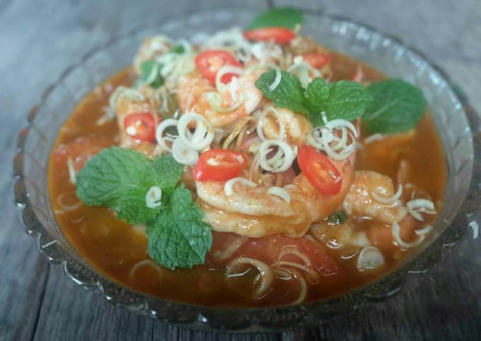 Plah Koong / Thai Shrimps Salad
