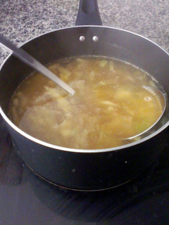 A picture of EASY & TASTY cabbage & red onion soup.