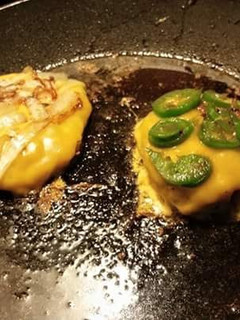 A picture of Spicy jalapeño burger.