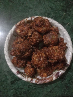 A picture of Cabbage capsicum fritters.