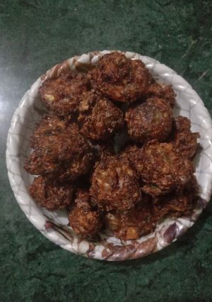 A picture of Cabbage capsicum fritters.
