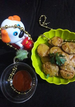 A picture of Baingan pudina-chawal ke pakode.
