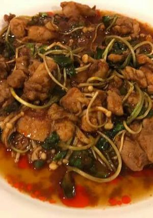 รูปของ ไก่ผัดเครื่องแกง สุดแซ่บ