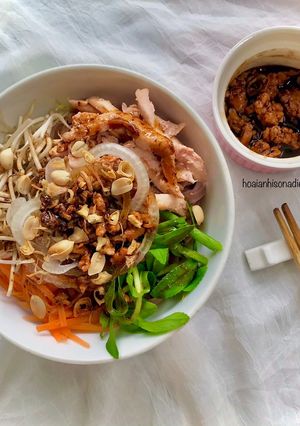 Hình của món Phở trộn (gọi tạm tên sốt ngũ vị hương nhỉ).