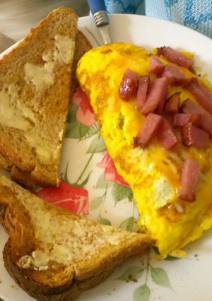 A picture of easy ham and cheese omelet.