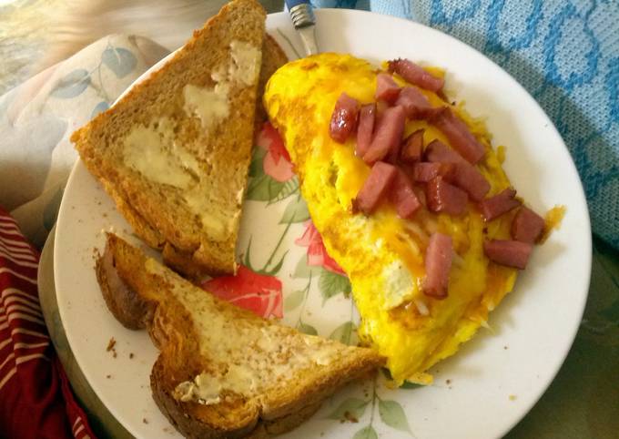 easy ham and cheese omelet