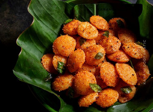 A picture of Baby Podi Idlis.