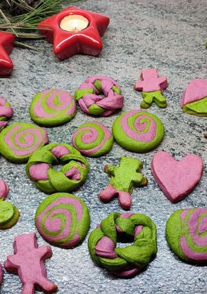 Una foto de Galletas de Navidad multicolores sin colorantes