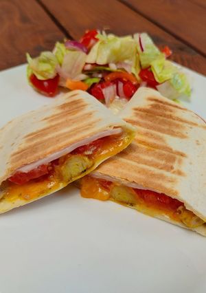 Csirkés-sajtos toast recept fotója
