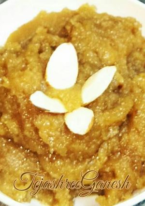 गव्हाच्या पिठाचा शिरा (ghavacha sheera recipe in marathi) रेसिपी चे मुख्य फोटो 