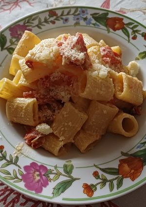 Foto di Mezze maniche con i peperoni