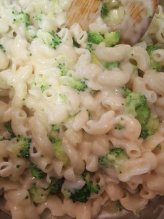 A picture of Mac N' Cheese.