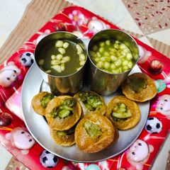 A picture of Aata panipuri.