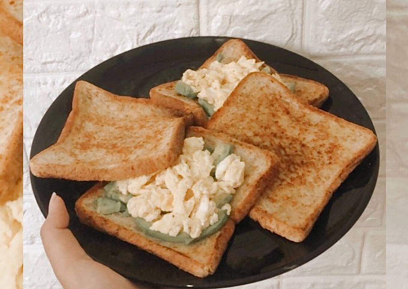 Egg-Vocado Toast