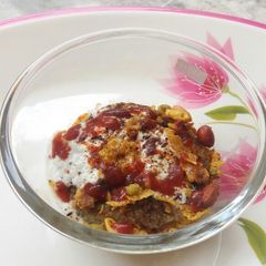 A picture of Aloo tikki chaat.