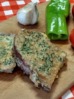 "vékony bundás" fokhagymás pirítós recept fotója