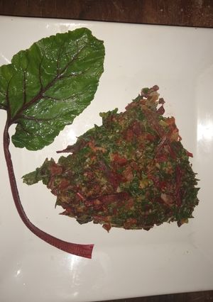 Una foto de Tortilla de hojas de remolacha
