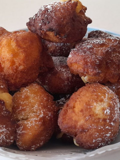 Una foto de Buñuelos italianos -castagnole-