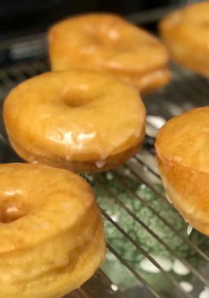 Una foto de Donuts sin lactosa (los de toda la vida) con mambo Cecotec