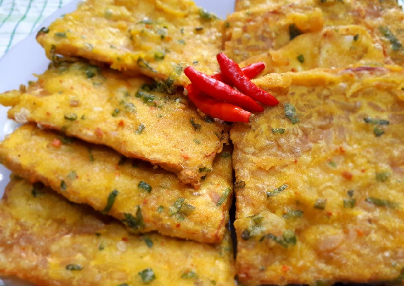 8. Tempe goreng kuning