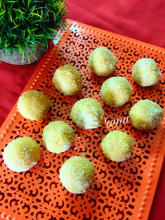 रवा बेसन चे लाडू (Rava besan che ladu recipe in hindi) रेसिपी मुख्य फोटो
