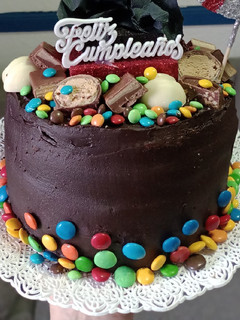 Una foto de 🎂Torta de cumpleaños con premezcla EXQUISITA