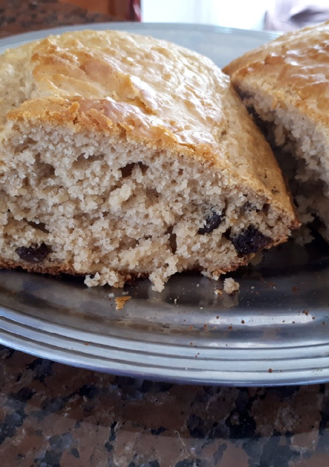 Una foto de Budín de manzana y pasas (sin harina de trigo y sin azúcar)