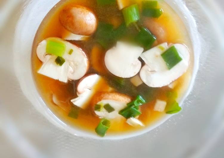 Miso soup mushrooms