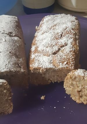 Una foto de Budines integrales, uno de Banana 🍌 otro de manzana 🍎 pera 🍐 (misma mezcla, 2 sabores diferentes)