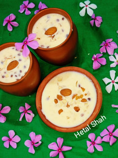 बासुंदी (basundi recipe in Hindi) रेसिपी मुख्य फोटो