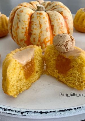 Foto di TORTINE SOFFICI CON MARMELLATA DI ZUCCA E CREMA ALL'AMARETTO