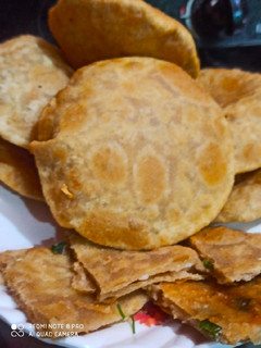 आलू की कचौड़ी (Aloo ki kachori recipe in Hindi) रेसिपी मुख्य फोटो