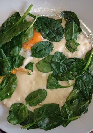 A picture of Cheesy Spinach Eggs.