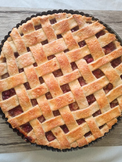 Una foto de Cherry pie (tarta de cereza)