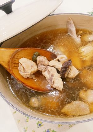 鑄鐵鍋「瓜仔雞湯」簡單調味就很好喝！！ 的食譜成品照片