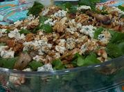 Una foto de ensalada agridulce