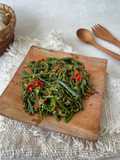 Tumis sayur pakis pedas