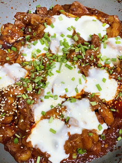Foto resep Dwaejigogi bokkeum atau stir fried spicy pork