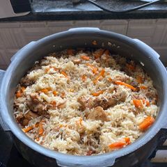 A picture of One pot chicken and Rice.