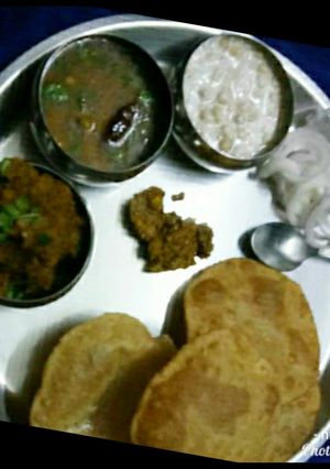 उड़द दाल की पूरी रेसिपी मुख्य फोटो