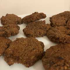 Una foto de Galletas de coco, banana y cacao