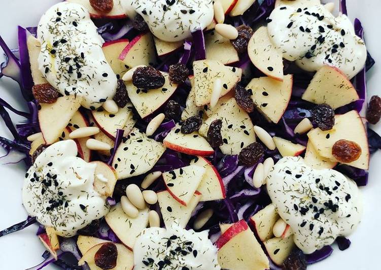 Recetta di Favorite Insalata di cavolo rosso e mela