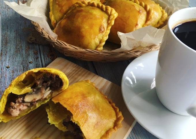 Jamaican Beef & Chicken Patties