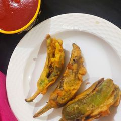A picture of Mirchi pakora.