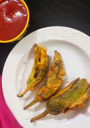 A picture of Mirchi pakora.